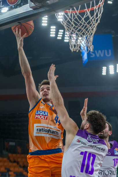 中场升级的 中场升级的