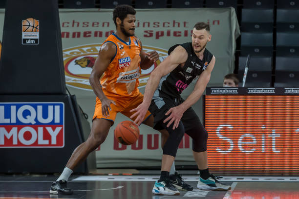 在国内外赛 在国内外赛